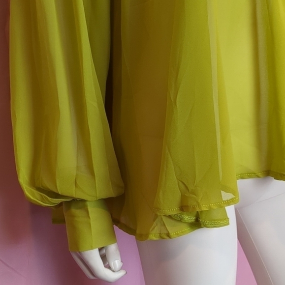 Nasty Gal If It Ain't Got That Swing Chiffon Shirred Blouse in Lime Green Size 6 - Picture 2 of 7